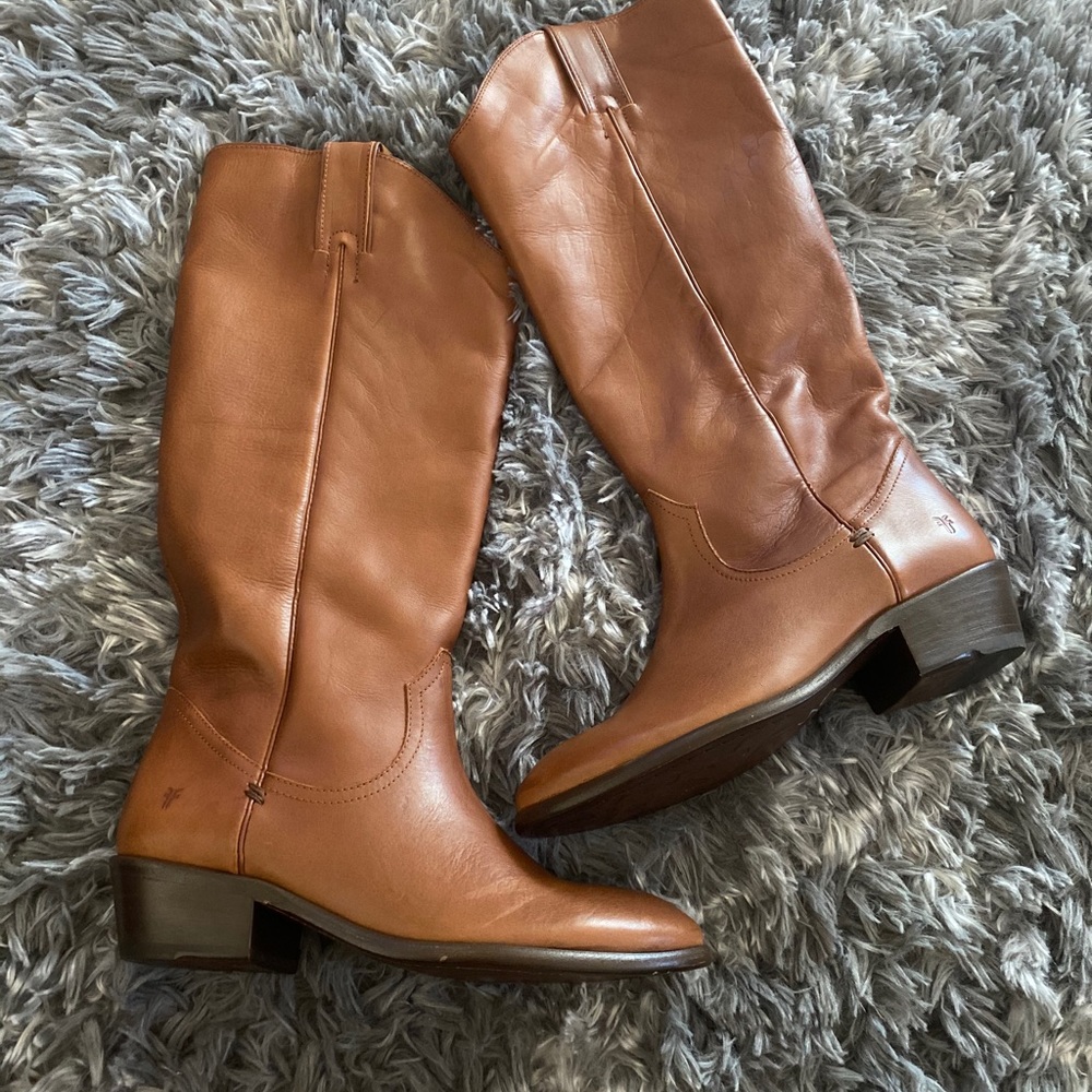 Frye Carson Pull on Leather Boots
